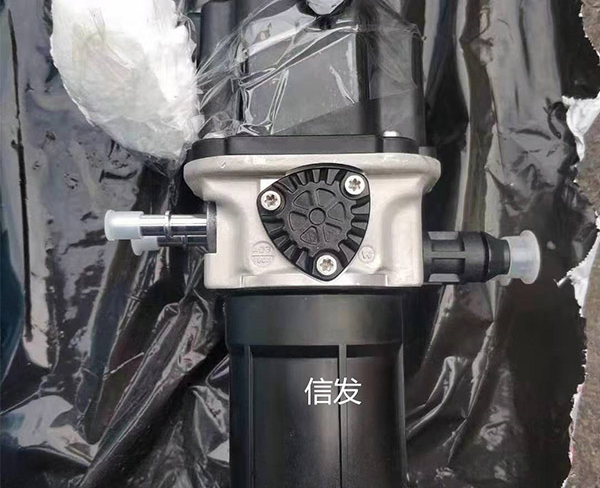 尿素泵